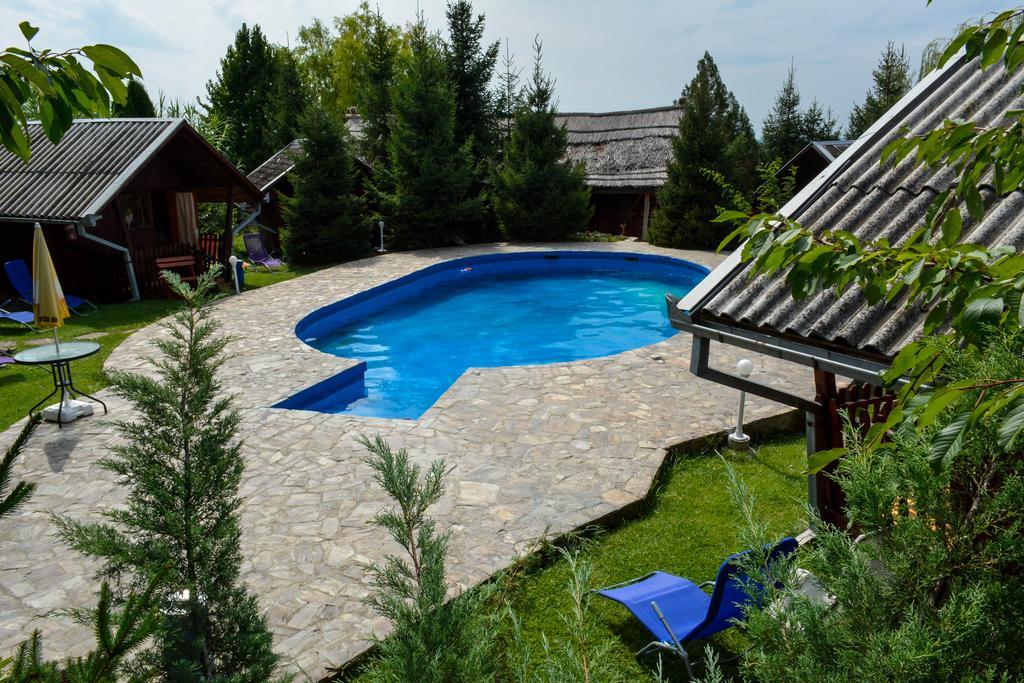 Camping Robinson Country Club Nagyvárad Kültér fotó