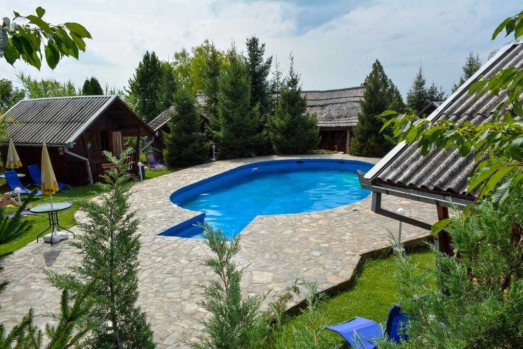 Camping Robinson Country Club Nagyvárad Kültér fotó