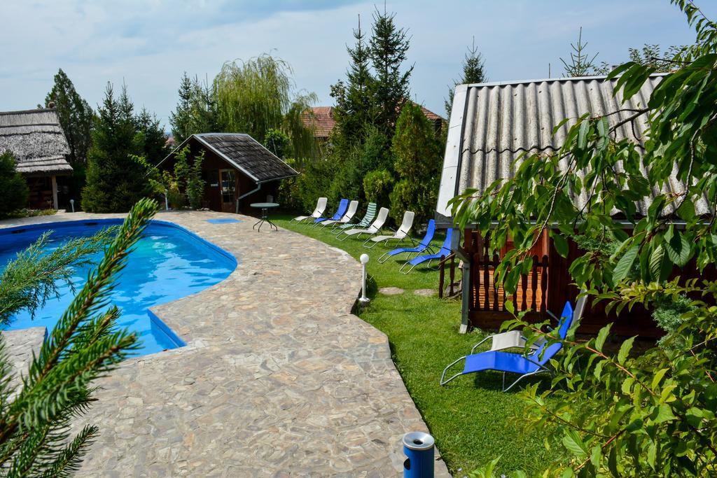 Camping Robinson Country Club Nagyvárad Szoba fotó